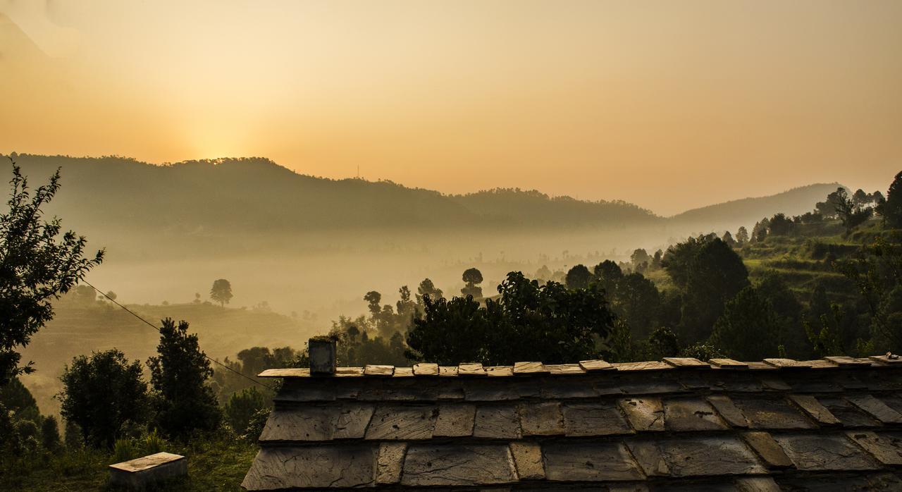Thikalna Himalayan Retreat Villa อัลโมรา ภายนอก รูปภาพ