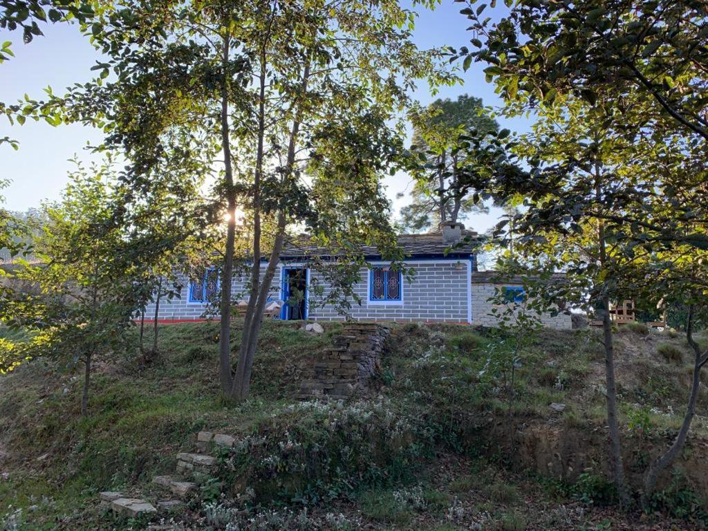 Thikalna Himalayan Retreat Villa อัลโมรา ภายนอก รูปภาพ